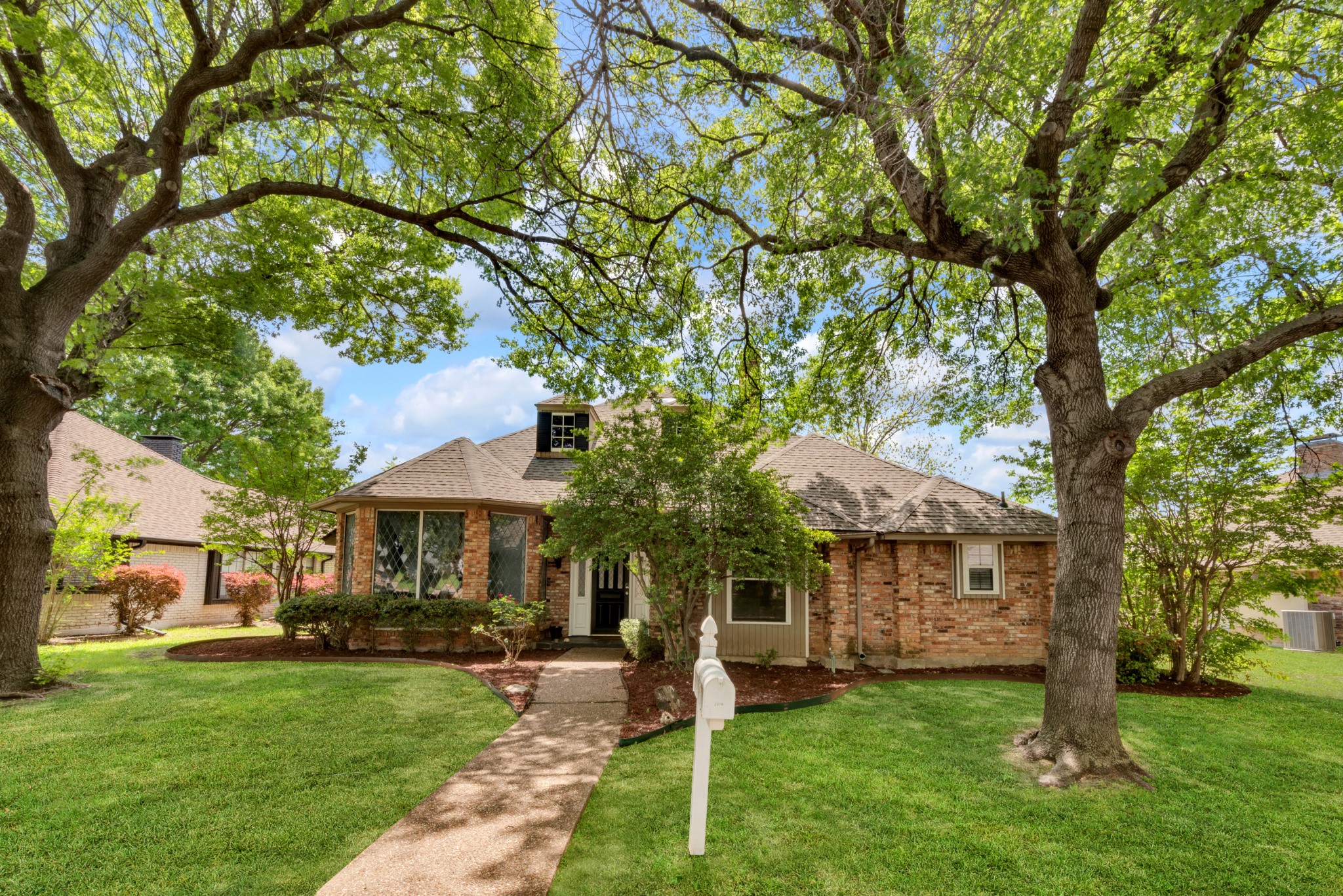 6214 Liberty Hill Dallas TX 75248