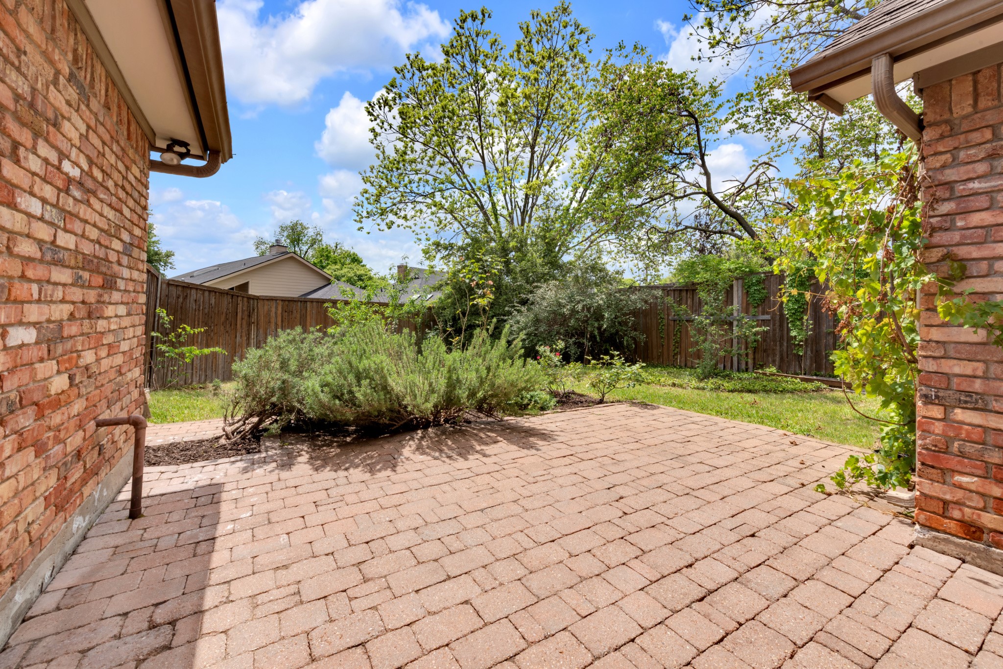 6214 Liberty Hill Dallas TX 75248