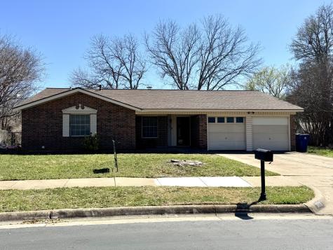 909 Holly Street Crowley TX 76036