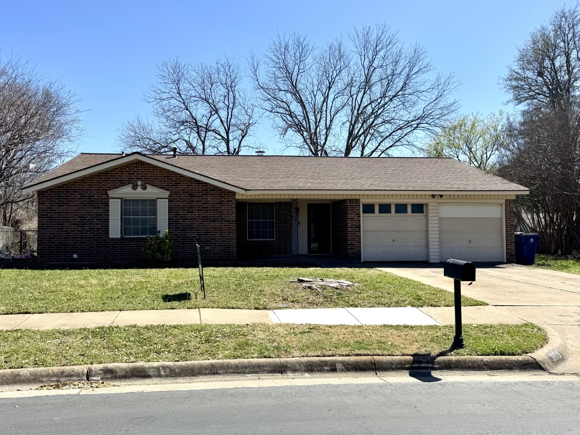 909 Holly Street Crowley TX 76036