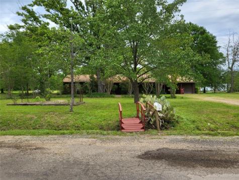 750 Ash Street Blossom TX 75416