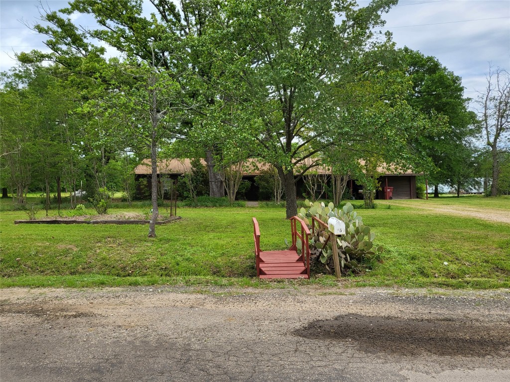 750 Ash Street Blossom TX 75416