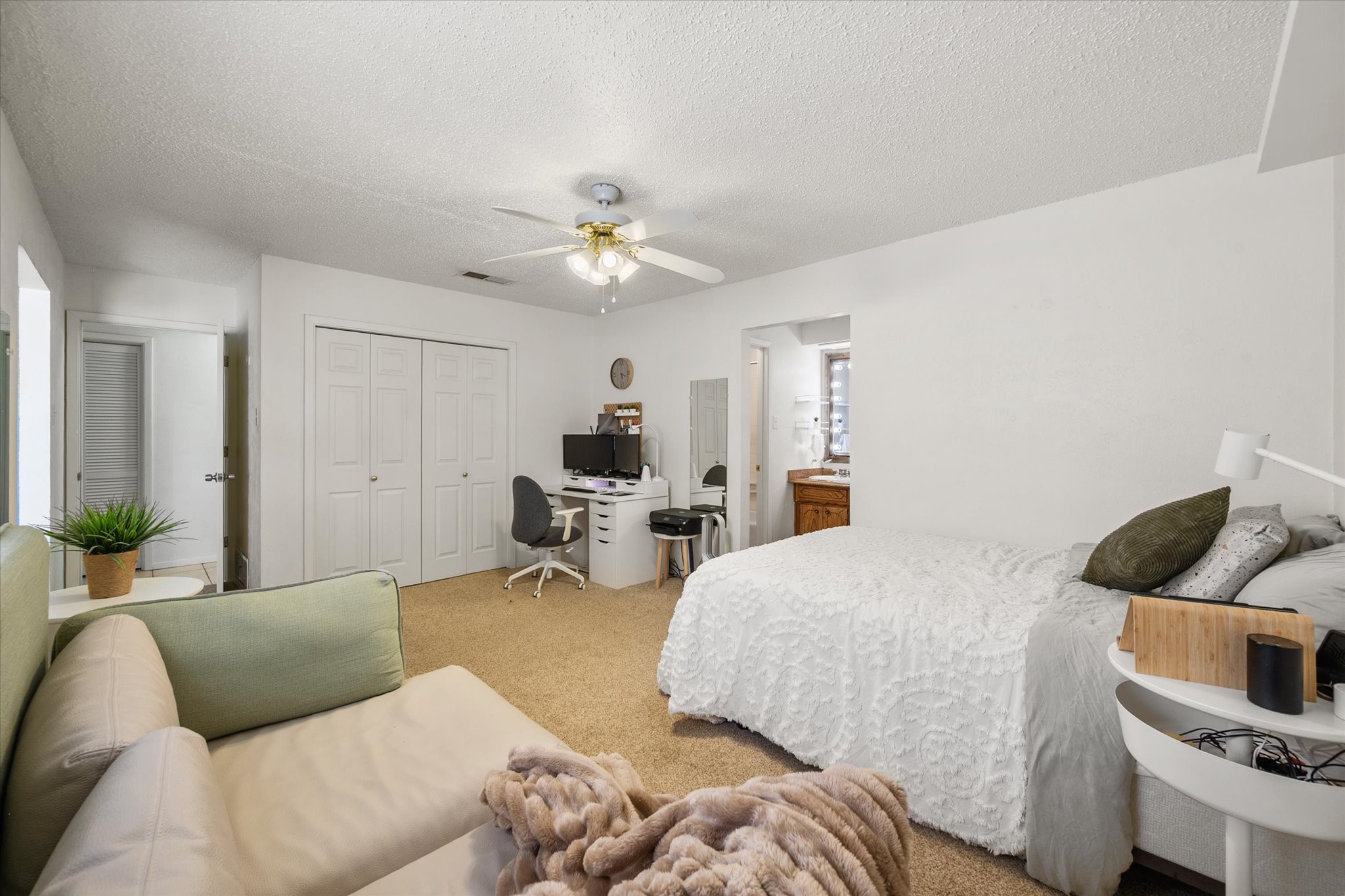910 Cherry Laurel Lane Arlington TX 76012