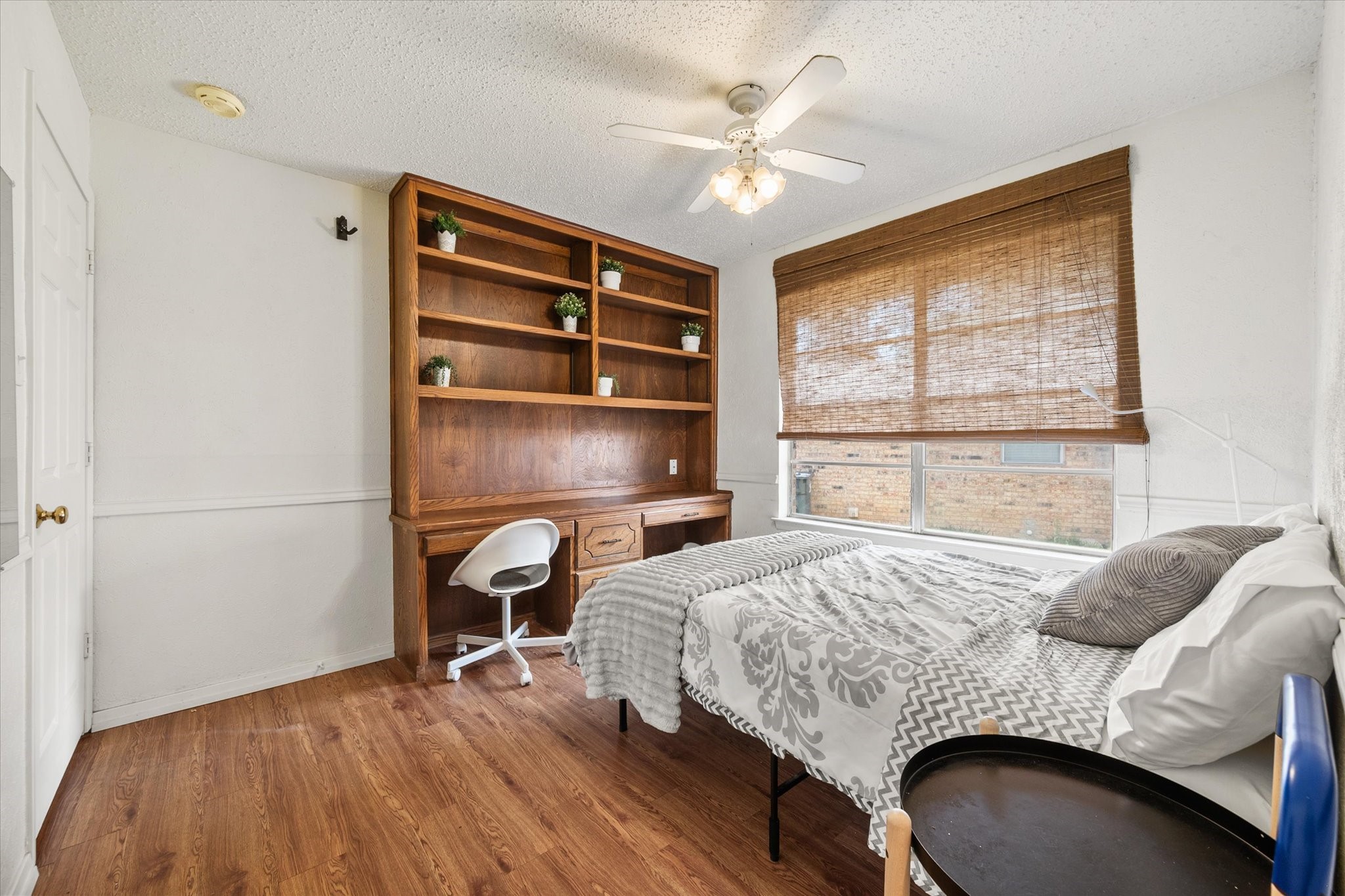 910 Cherry Laurel Lane Arlington TX 76012