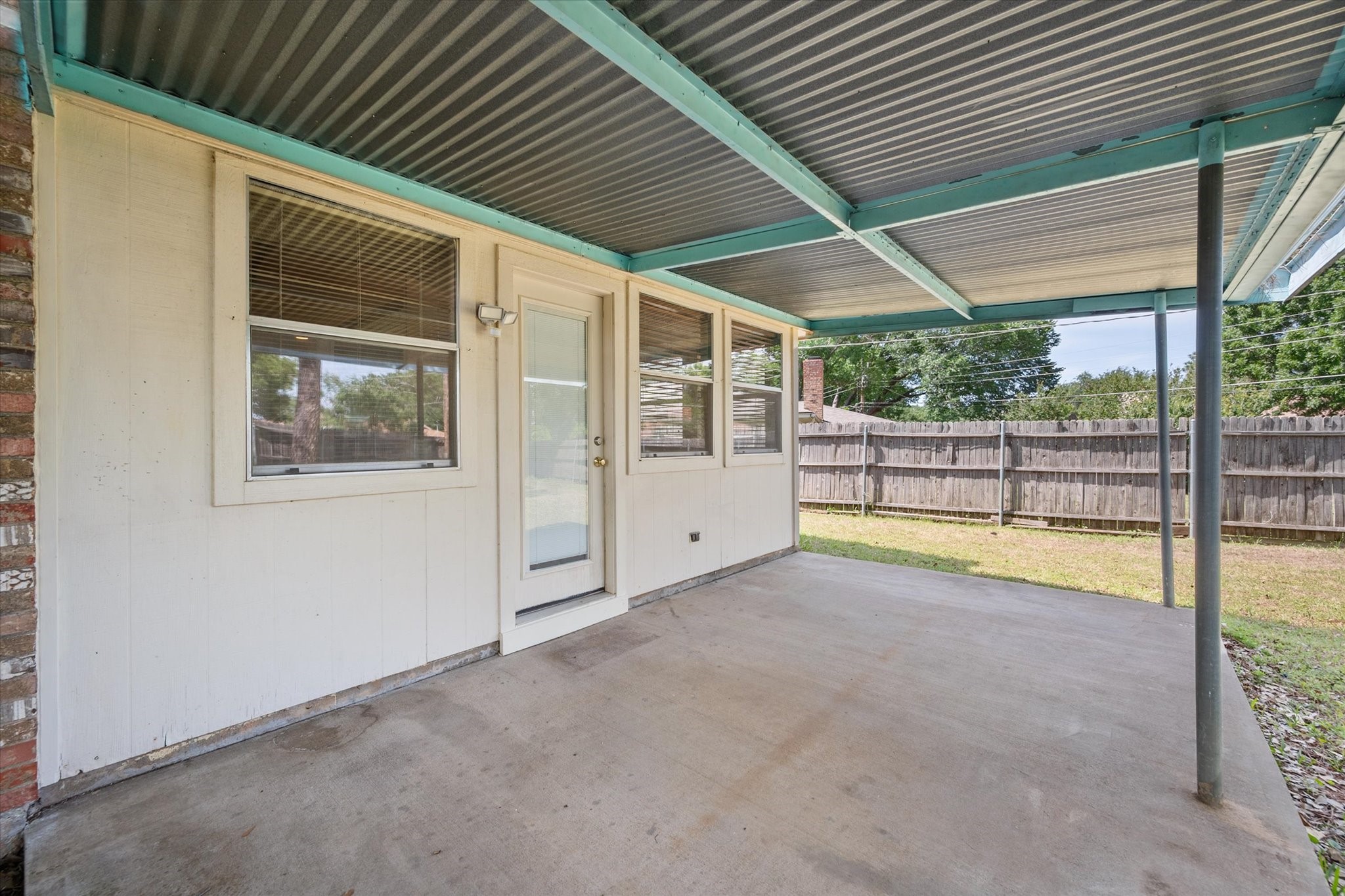 910 Cherry Laurel Lane Arlington TX 76012