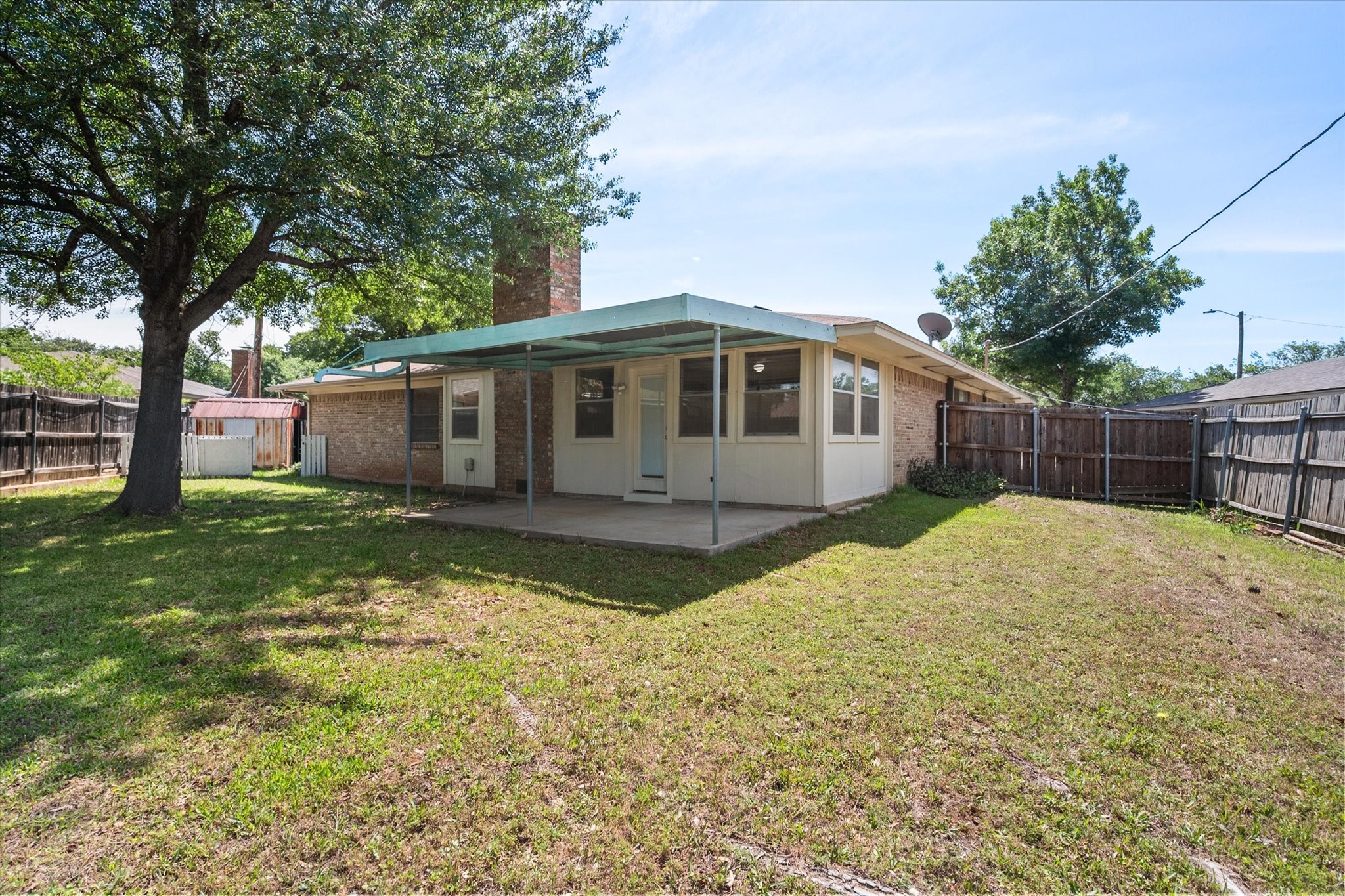 910 Cherry Laurel Lane Arlington TX 76012