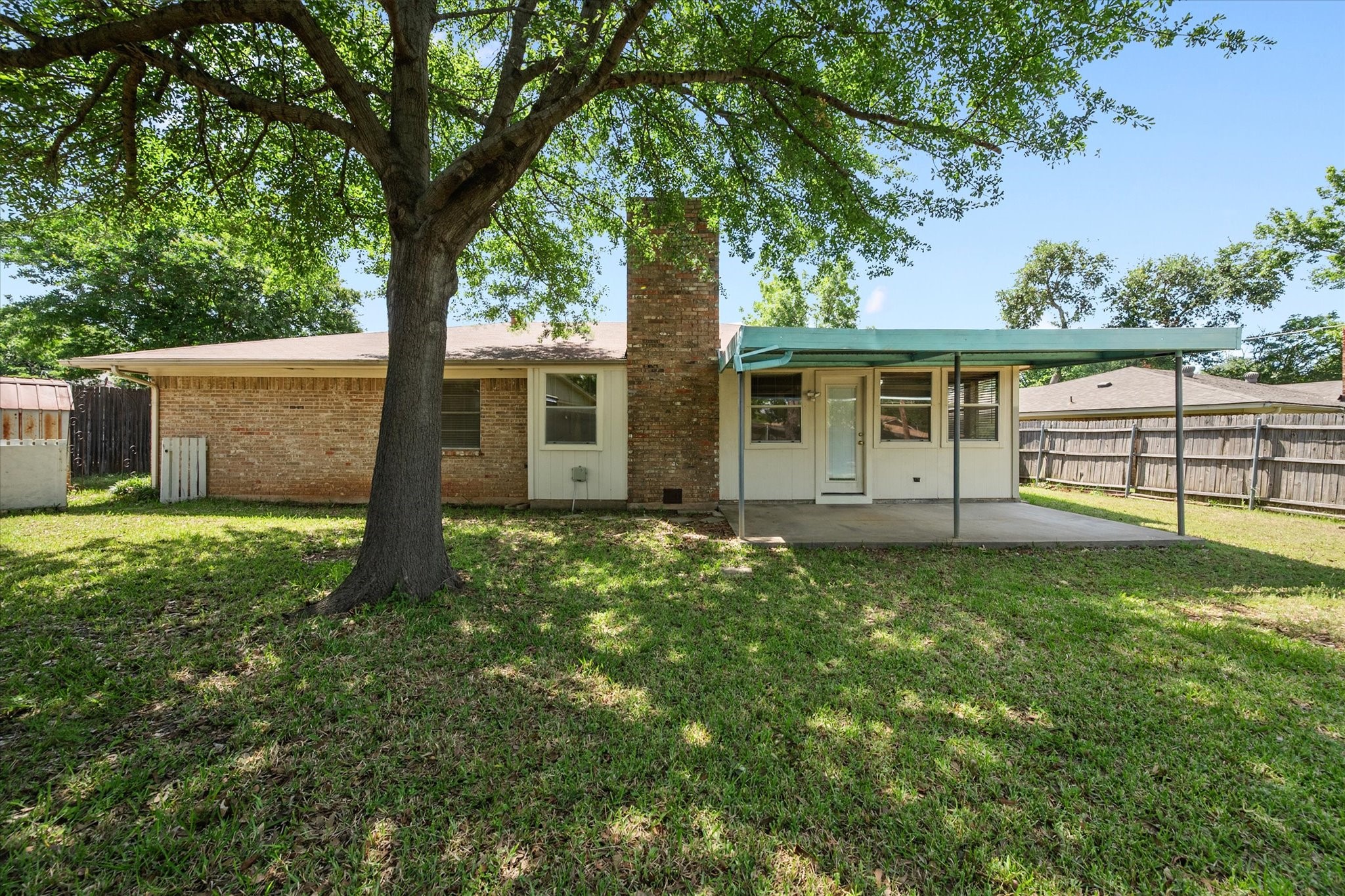 910 Cherry Laurel Lane Arlington TX 76012