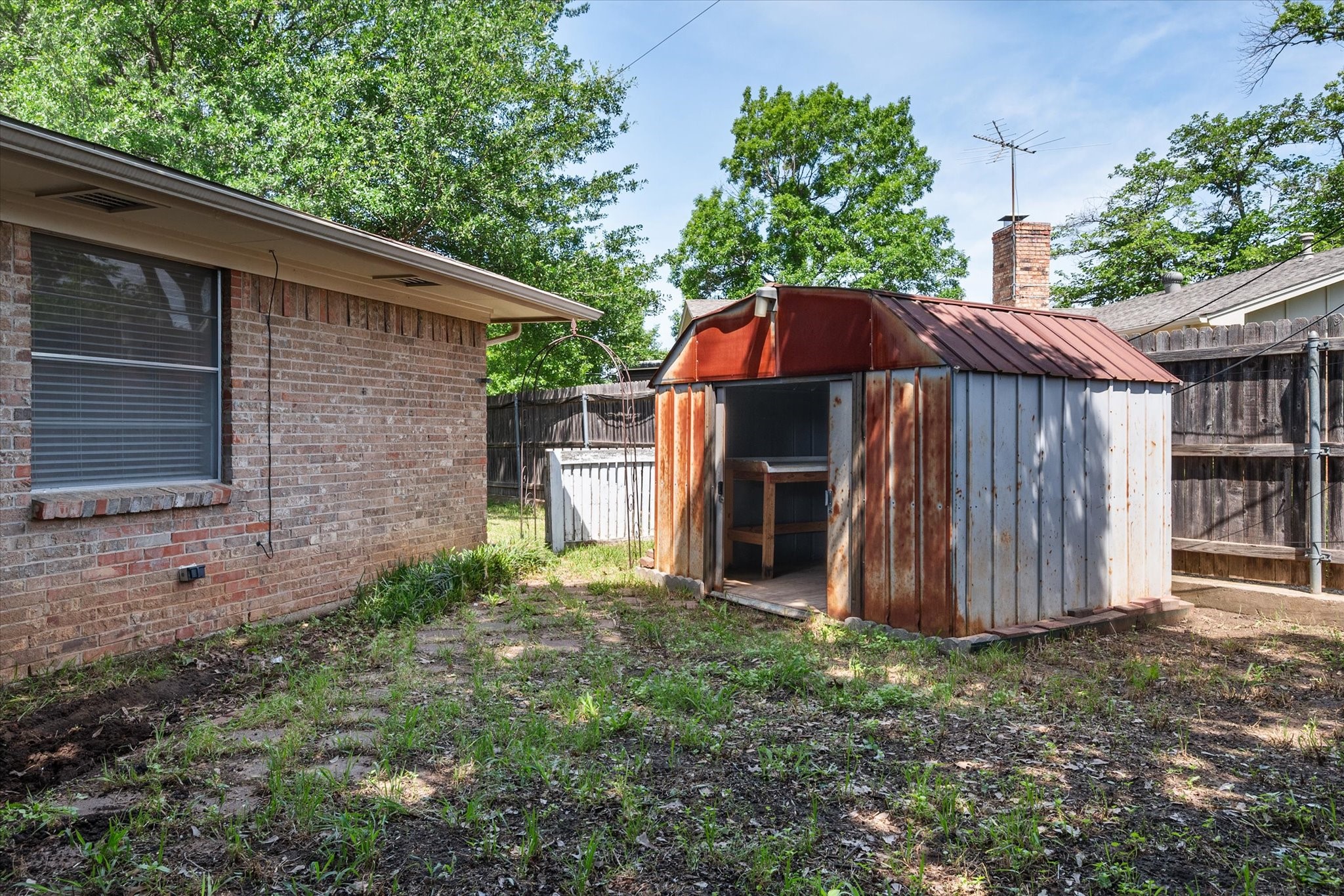 910 Cherry Laurel Lane Arlington TX 76012