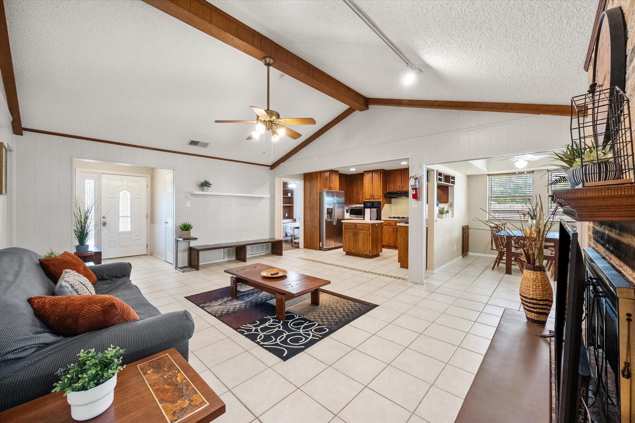 910 Cherry Laurel Lane Arlington TX 76012