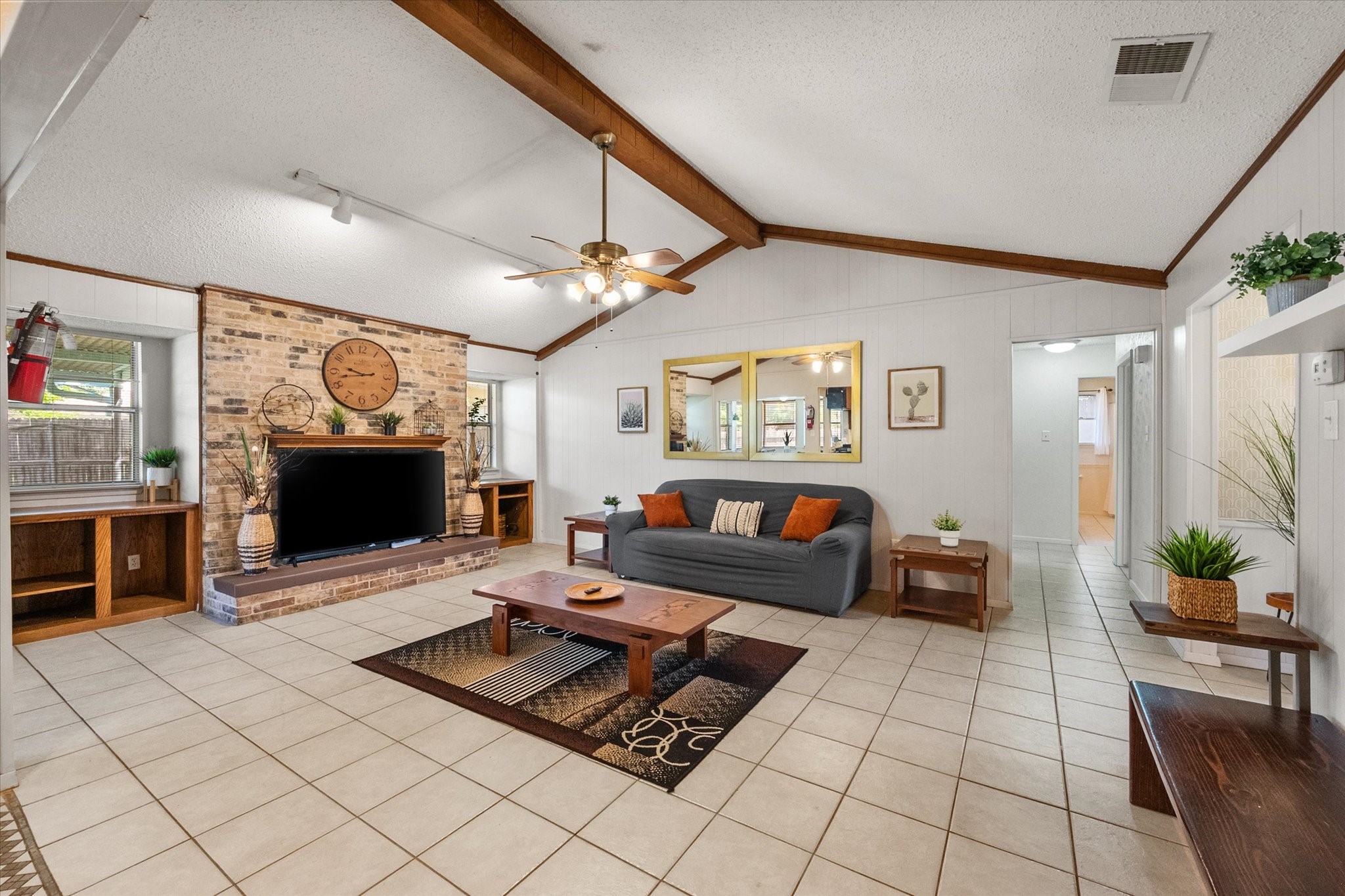 910 Cherry Laurel Lane Arlington TX 76012