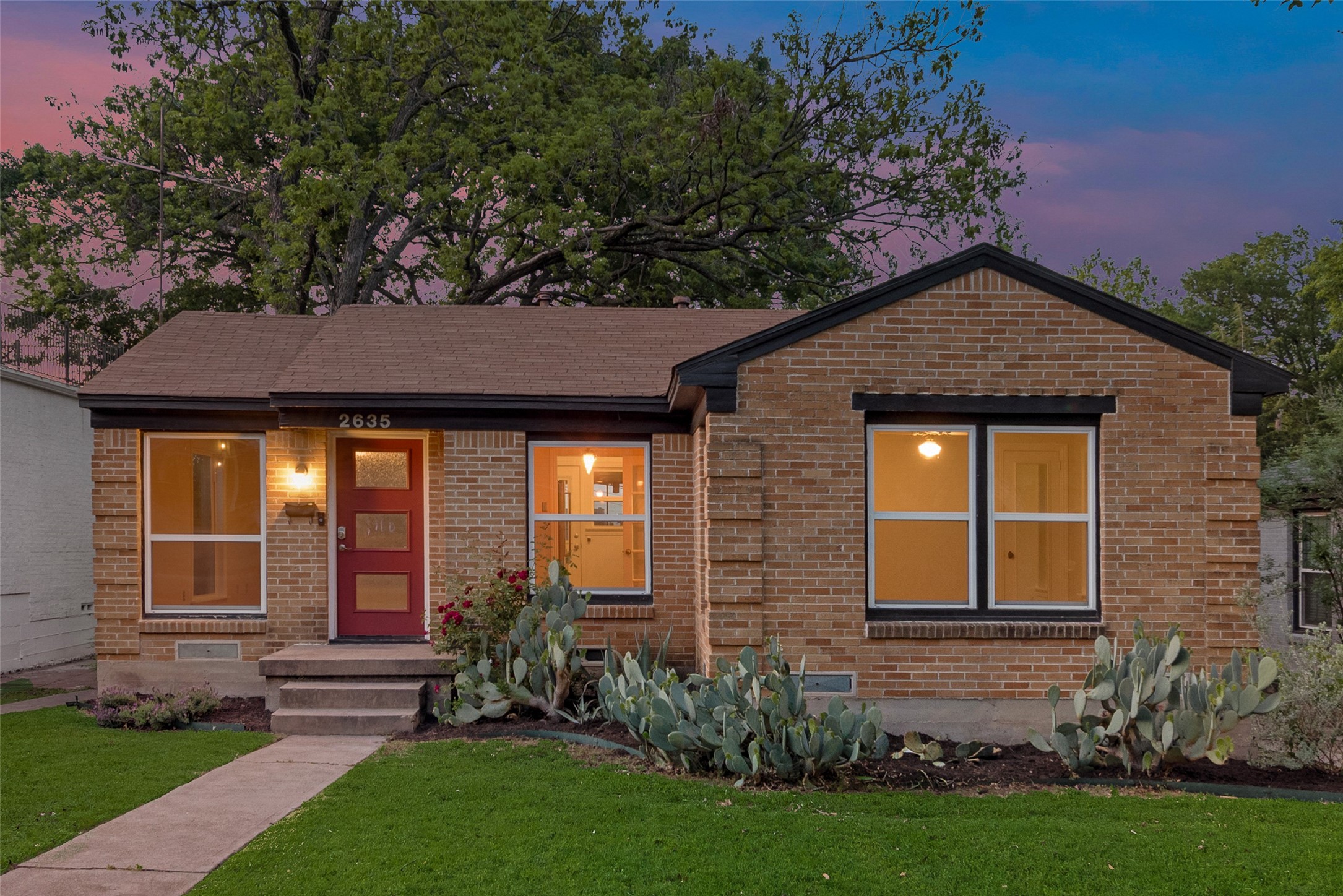 2635 Alco Avenue Dallas TX 75211