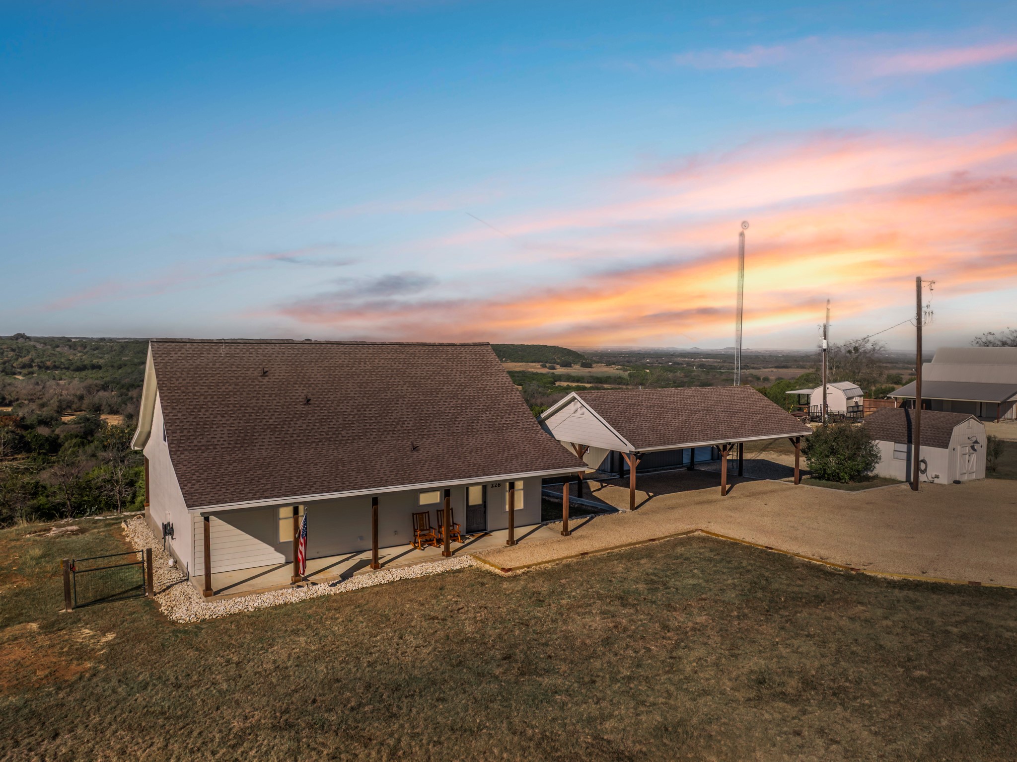 228 Private Road 2122 Meridian TX 76665