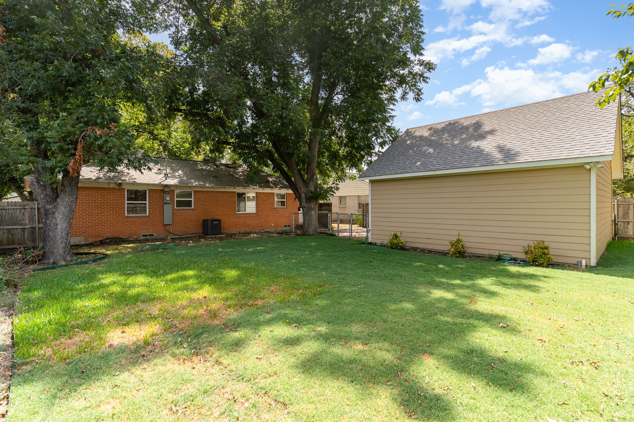 3709 Van Ness Lane Dallas TX 75220