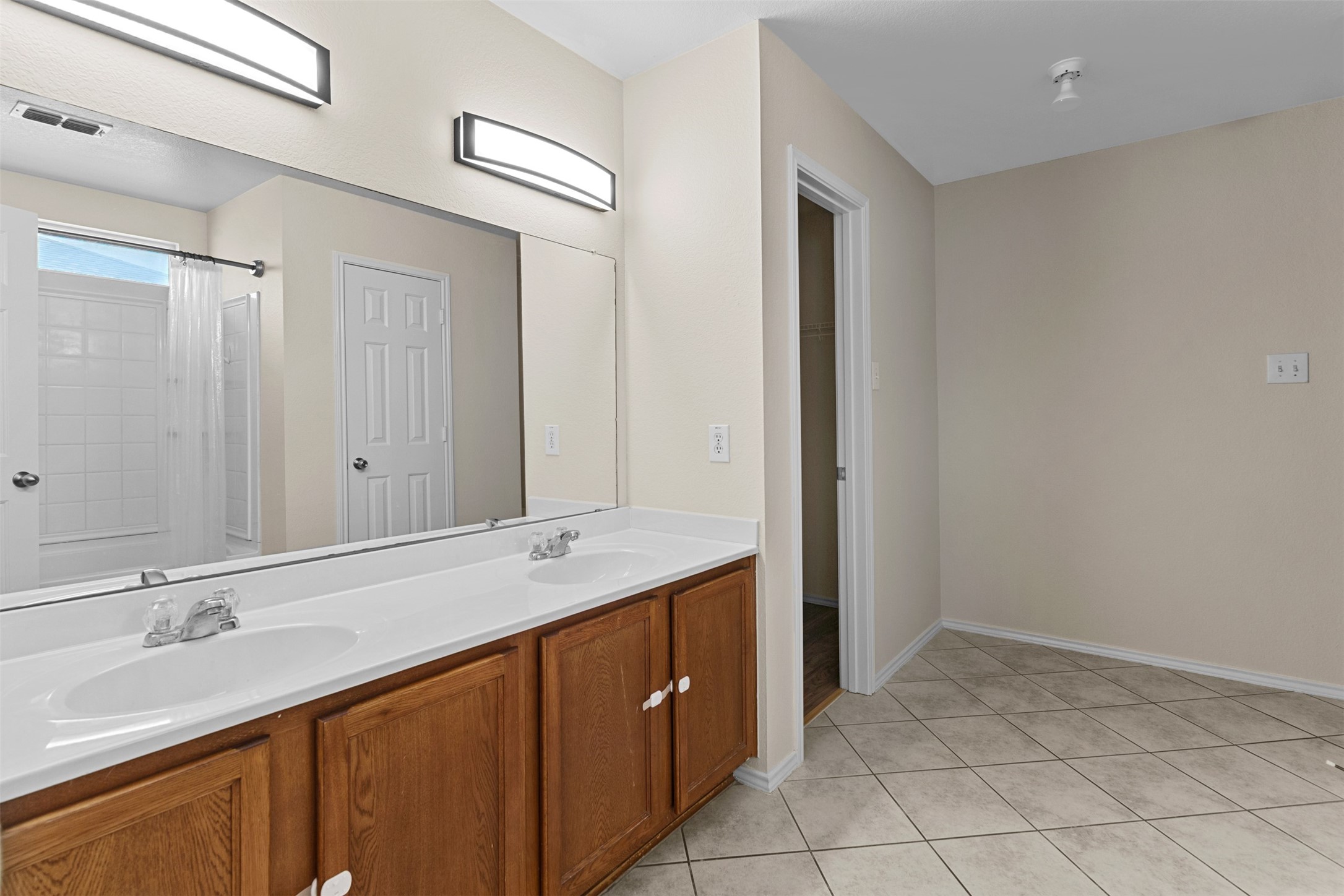 1416 Erin Drive Burleson TX 76028