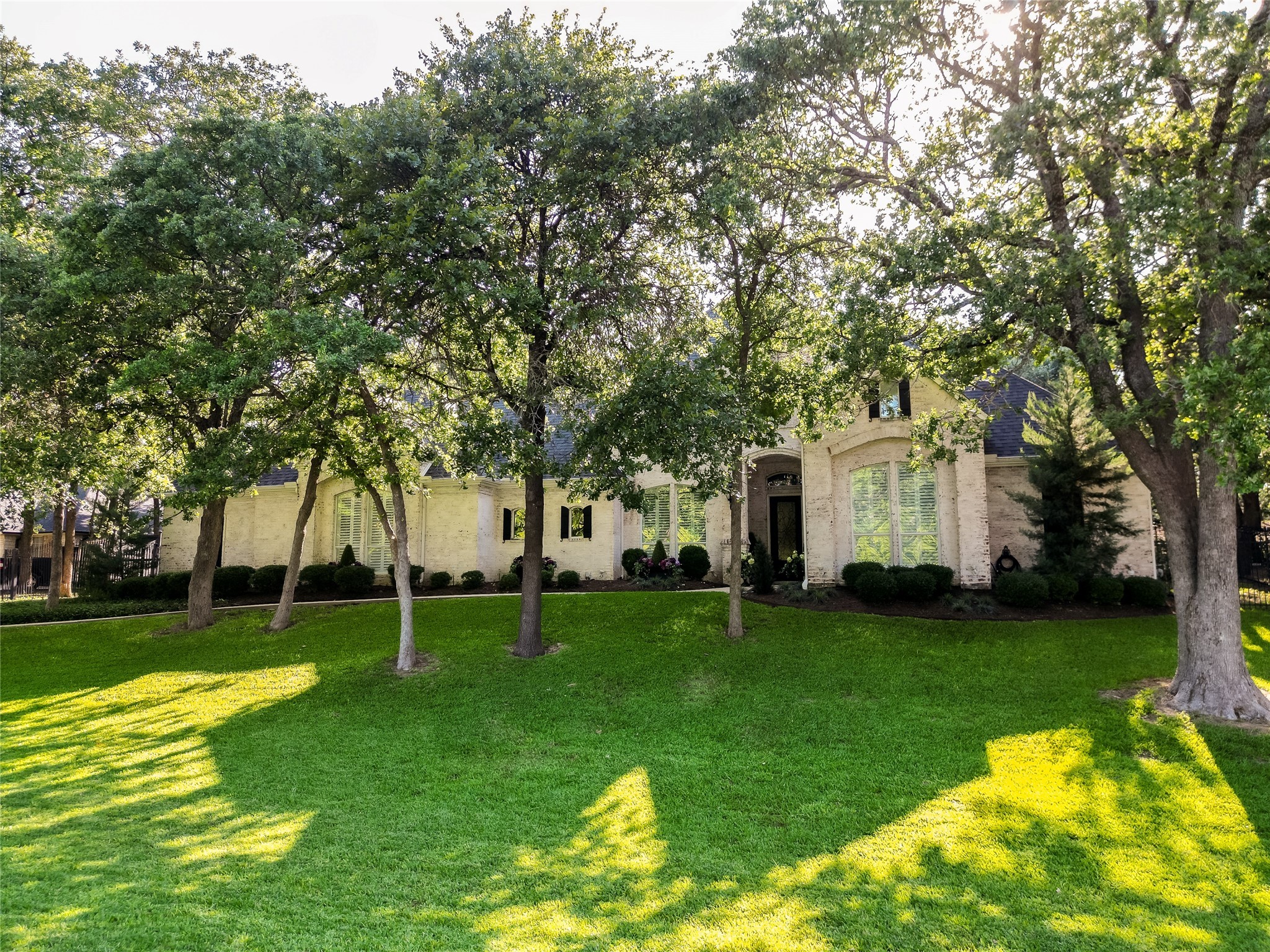 108 Winding Oak Lane N Burleson TX 76028