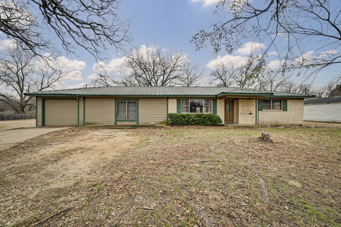 702 NE 5th Street Hubbard TX 76648