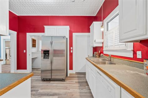 308 S Reagan Street West TX 76691