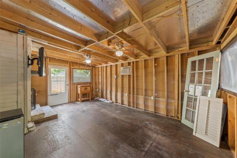 308 S Reagan Street West TX 76691