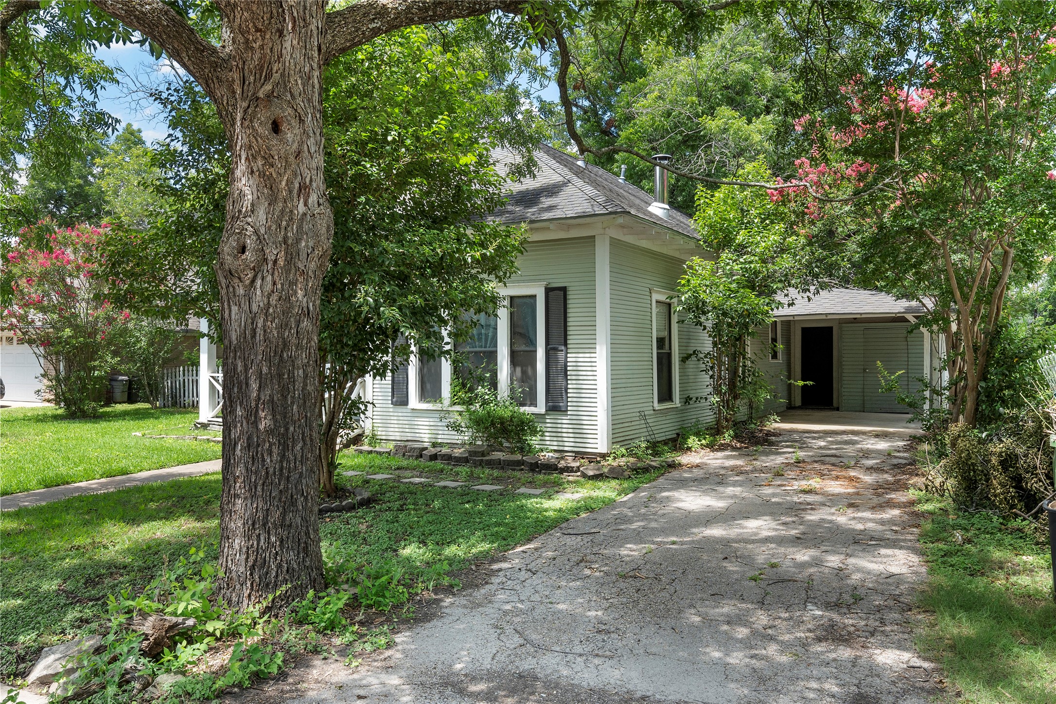 308 S Reagan Street West TX 76691