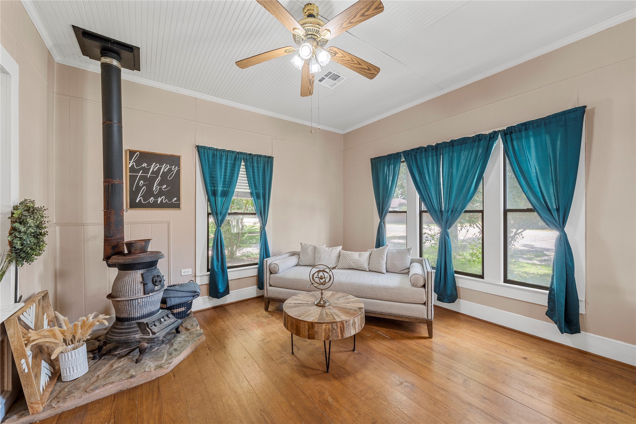 308 S Reagan Street West TX 76691