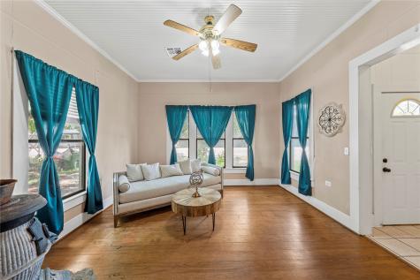 308 S Reagan Street West TX 76691