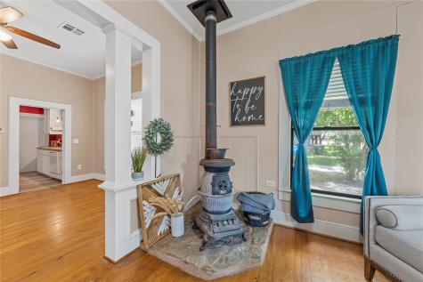 308 S Reagan Street West TX 76691