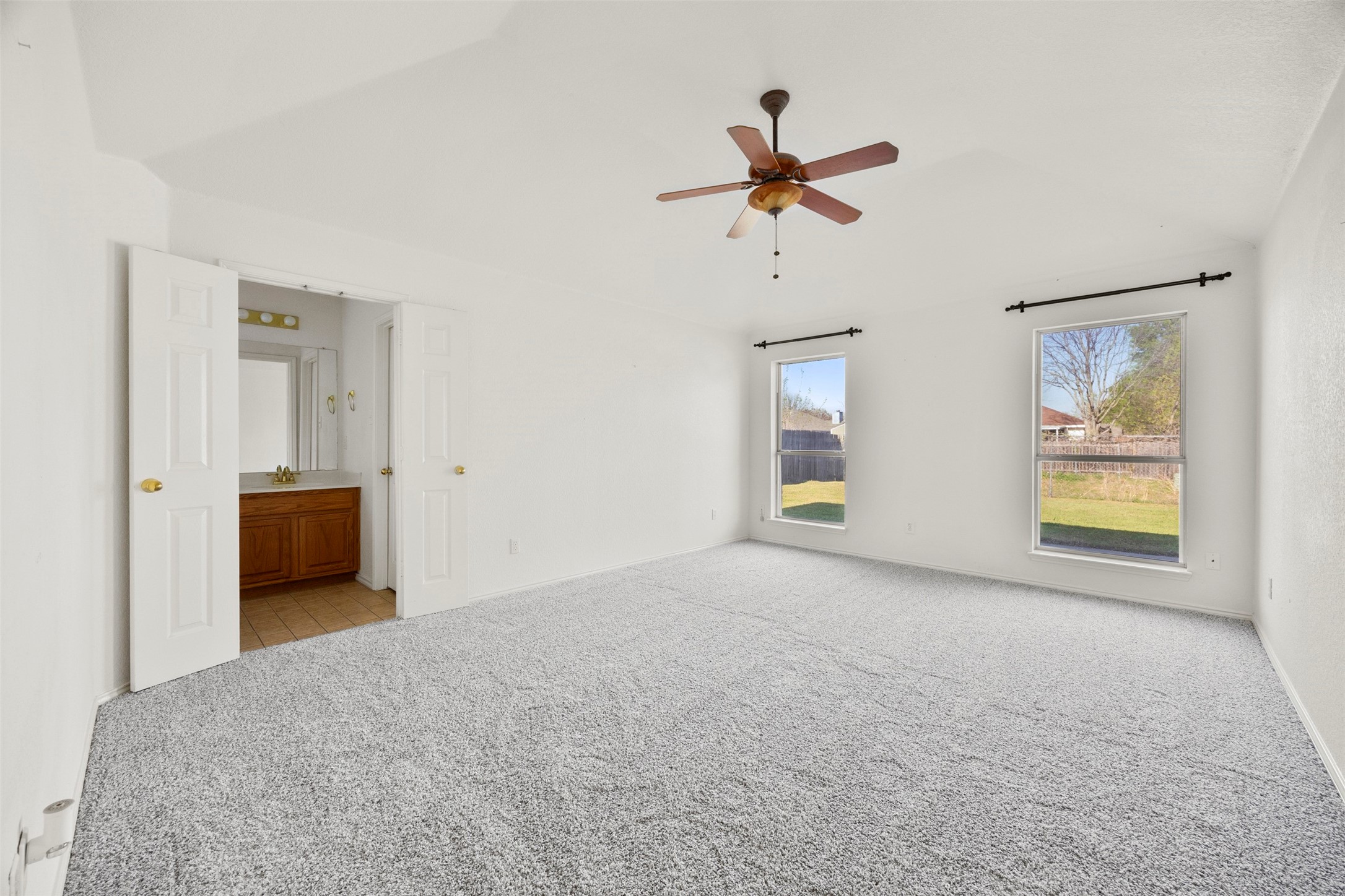 1021 Miles Avenue Burleson TX 76028