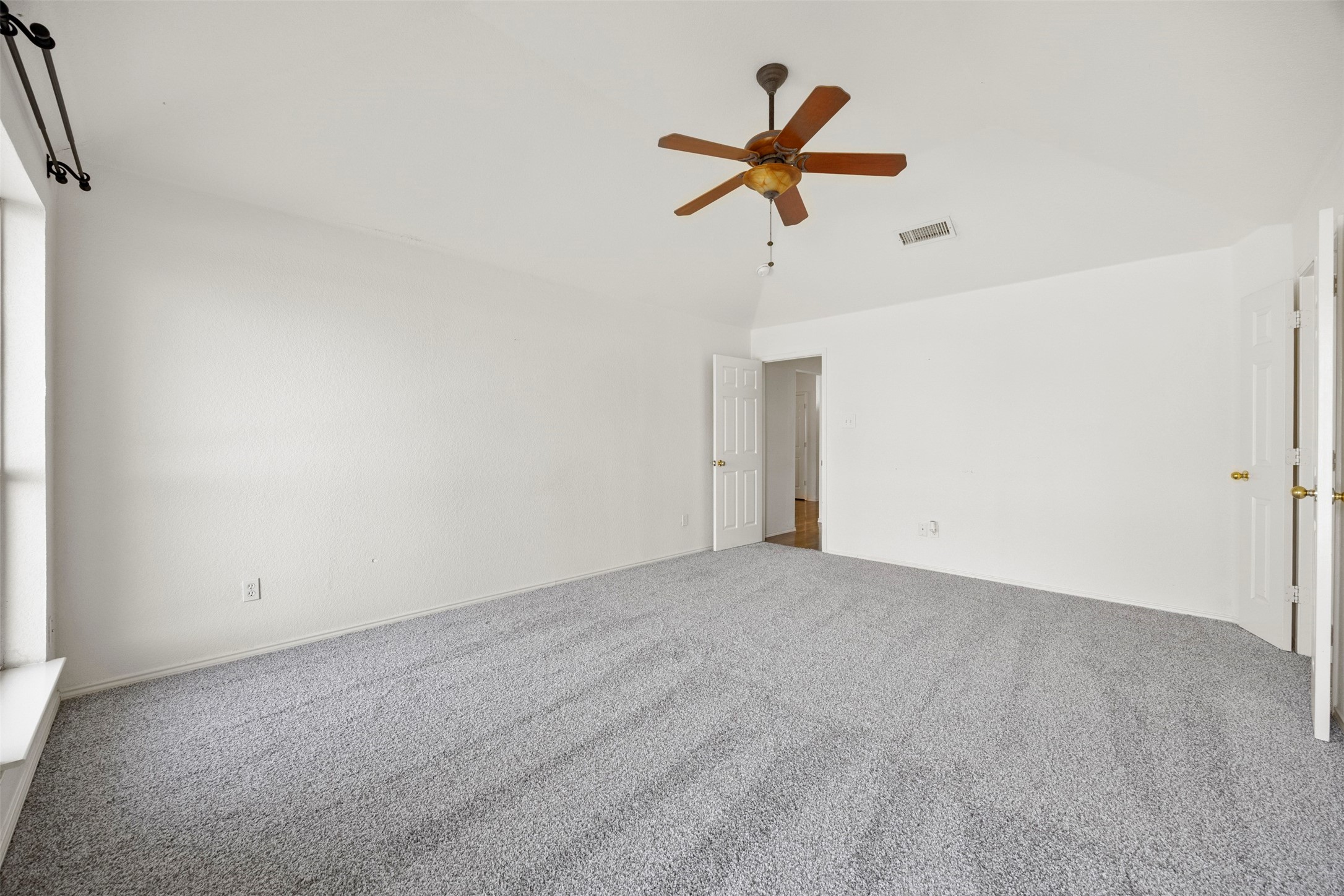 1021 Miles Avenue Burleson TX 76028