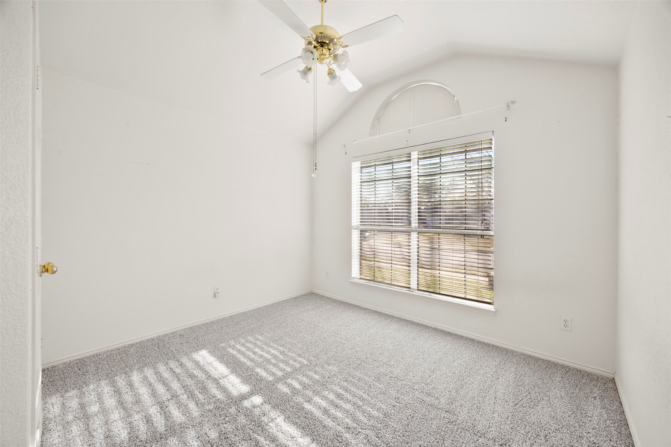 1021 Miles Avenue Burleson TX 76028