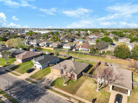 1021 Miles Avenue Burleson TX 76028