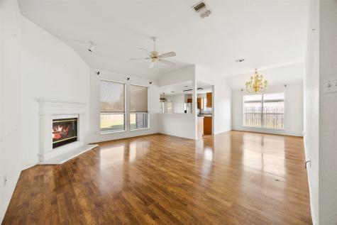 1021 Miles Avenue Burleson TX 76028