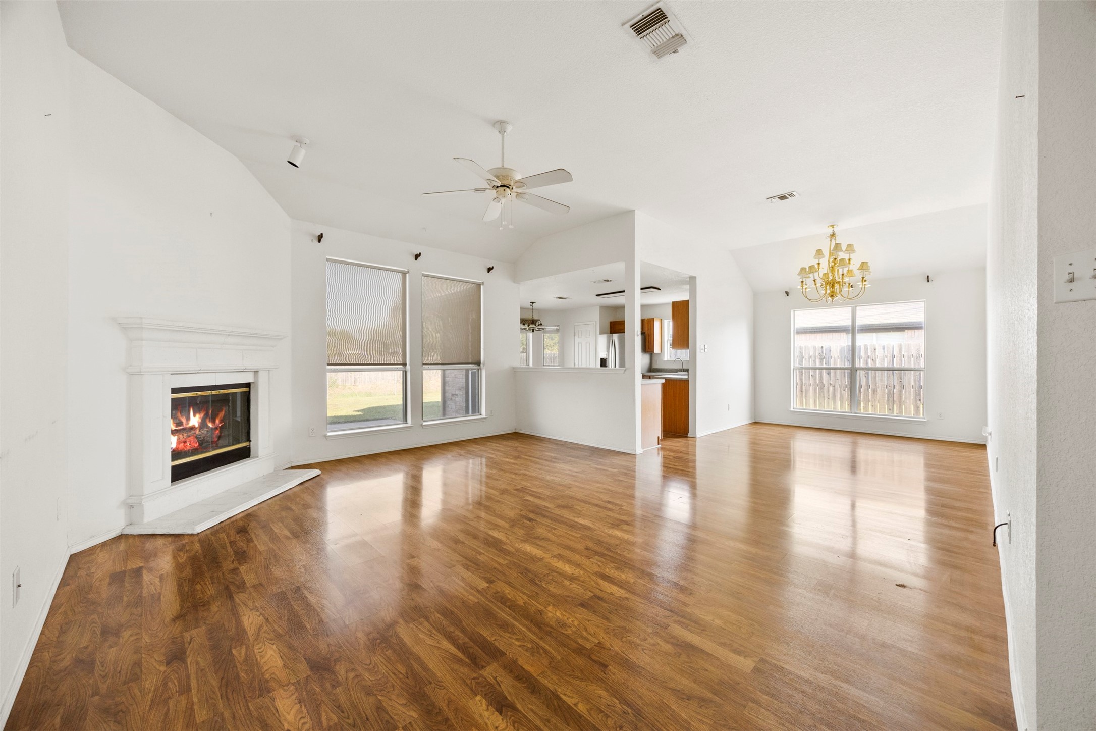 1021 Miles Avenue Burleson TX 76028