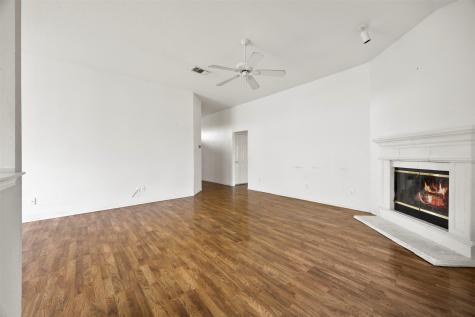 1021 Miles Avenue Burleson TX 76028