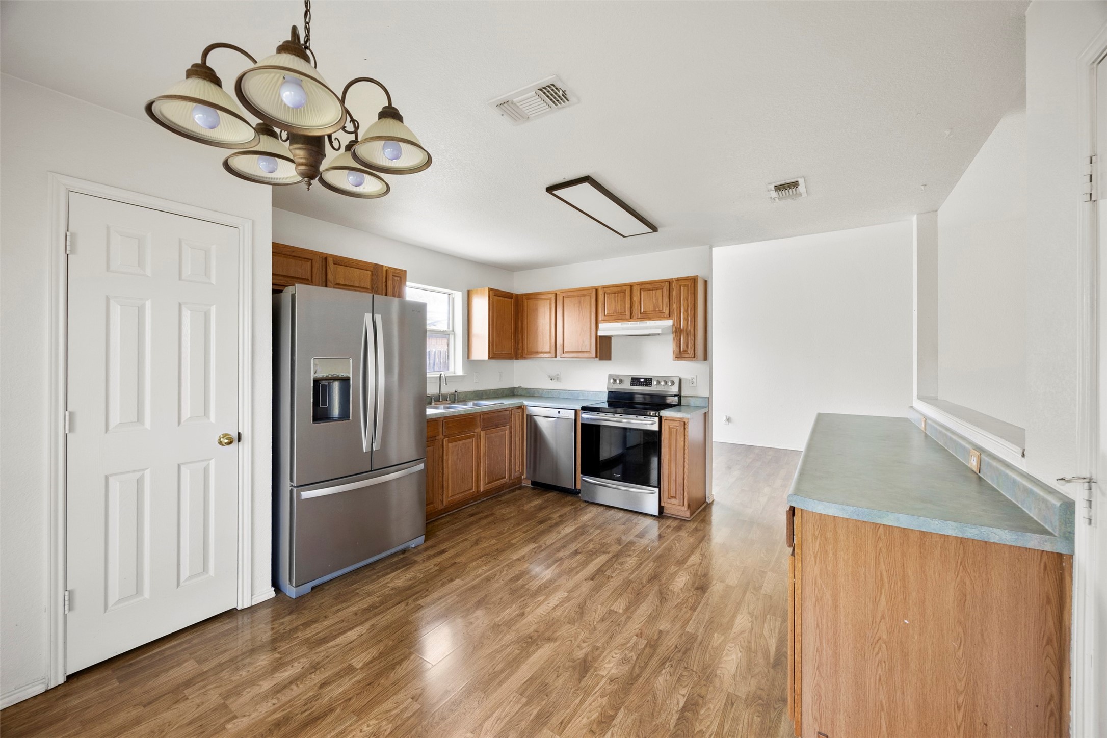 1021 Miles Avenue Burleson TX 76028
