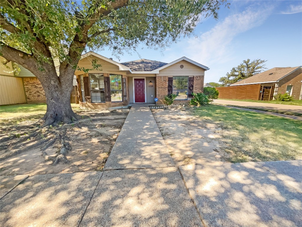 1739 Leroy Road Dallas TX 75217
