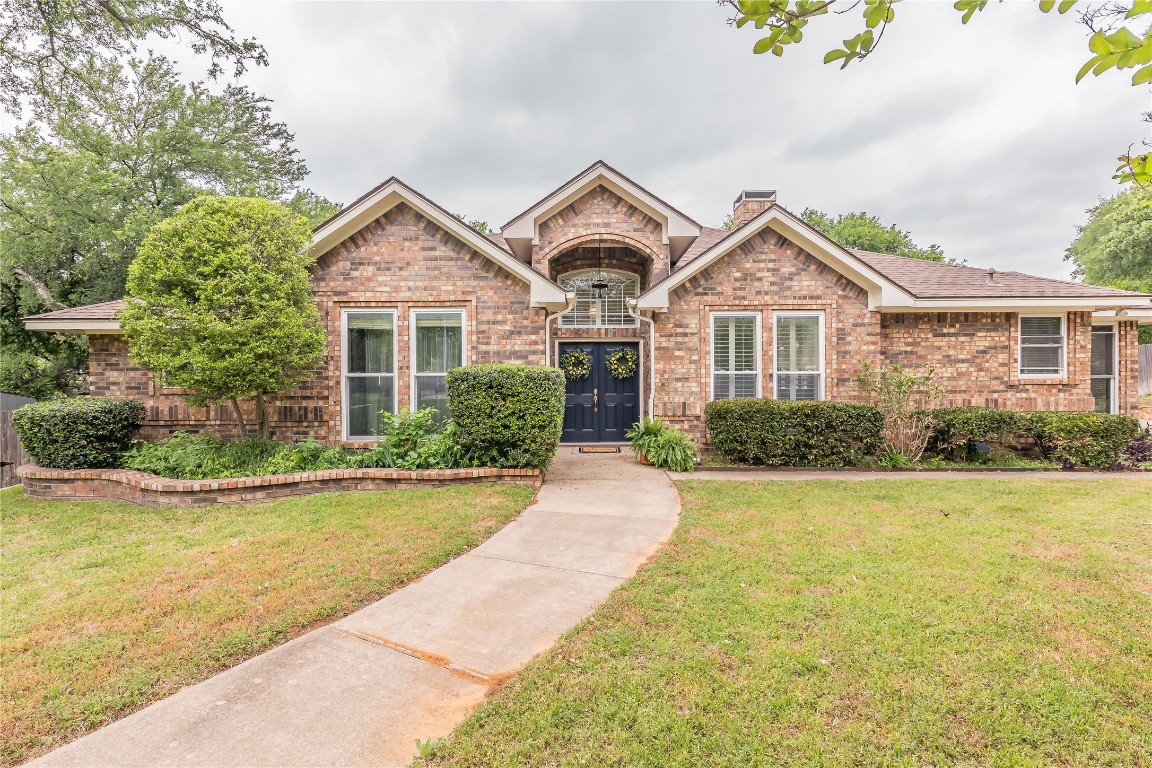 800 Shady Glen Court Fort Worth TX 76120