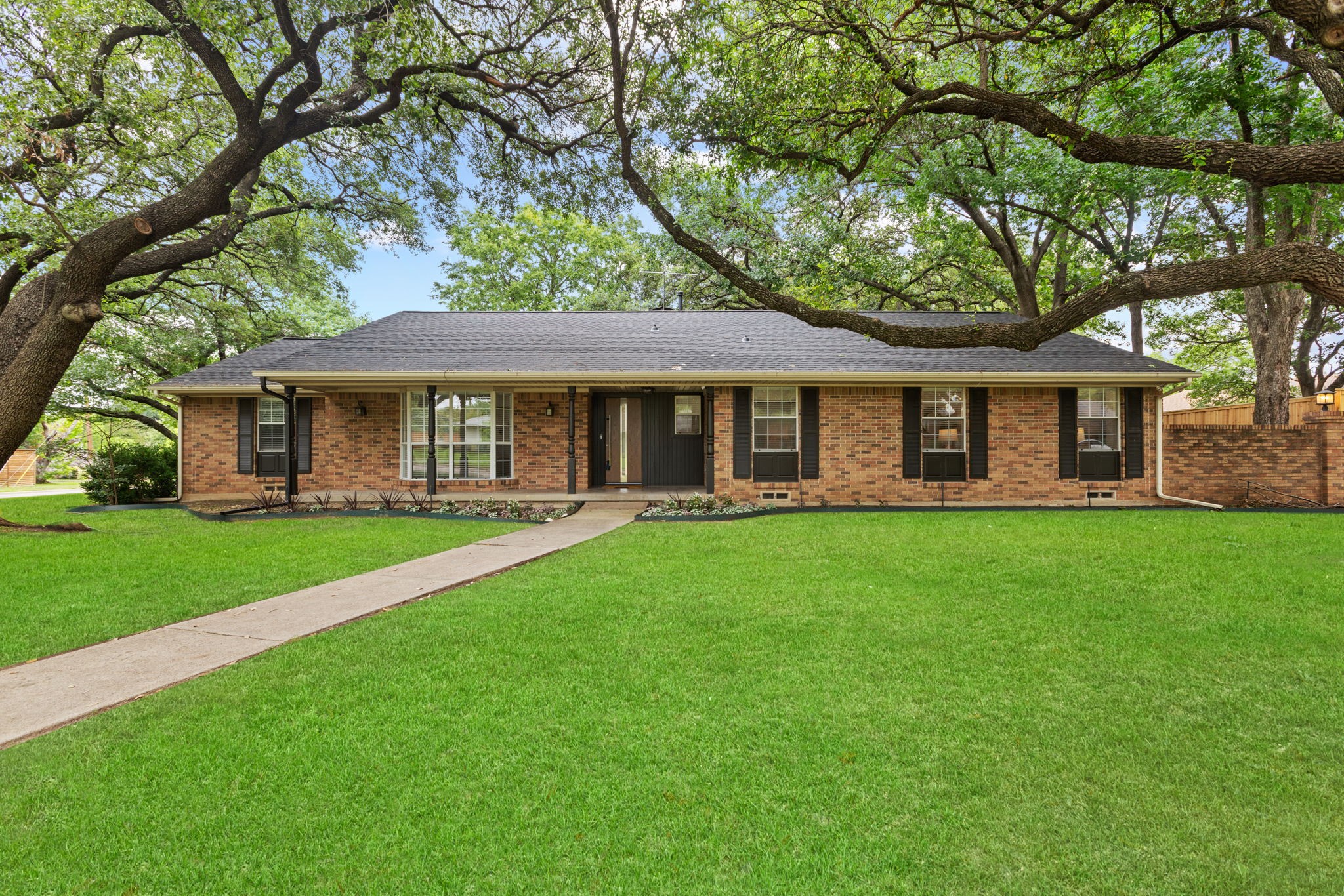 6554 Ridgeview Circle Dallas TX 75240
