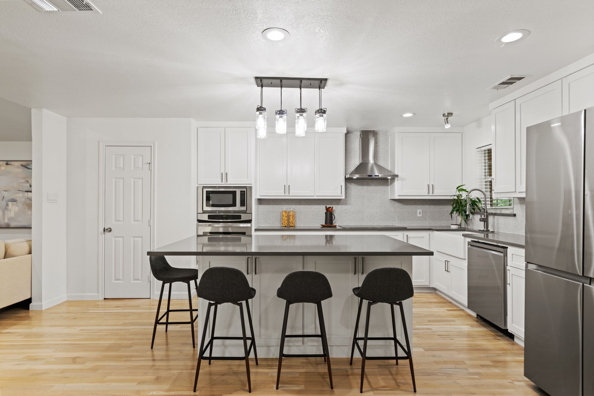 6554 Ridgeview Circle Dallas TX 75240