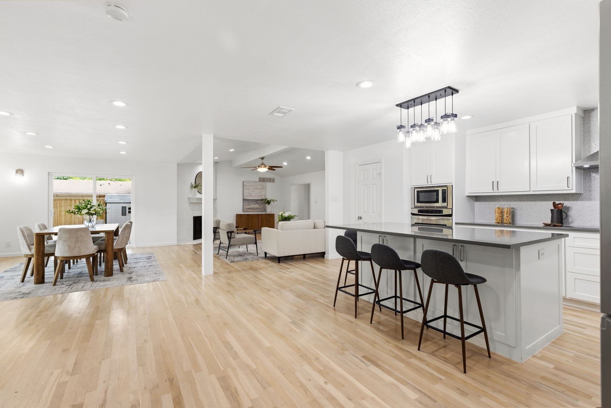 6554 Ridgeview Circle Dallas TX 75240