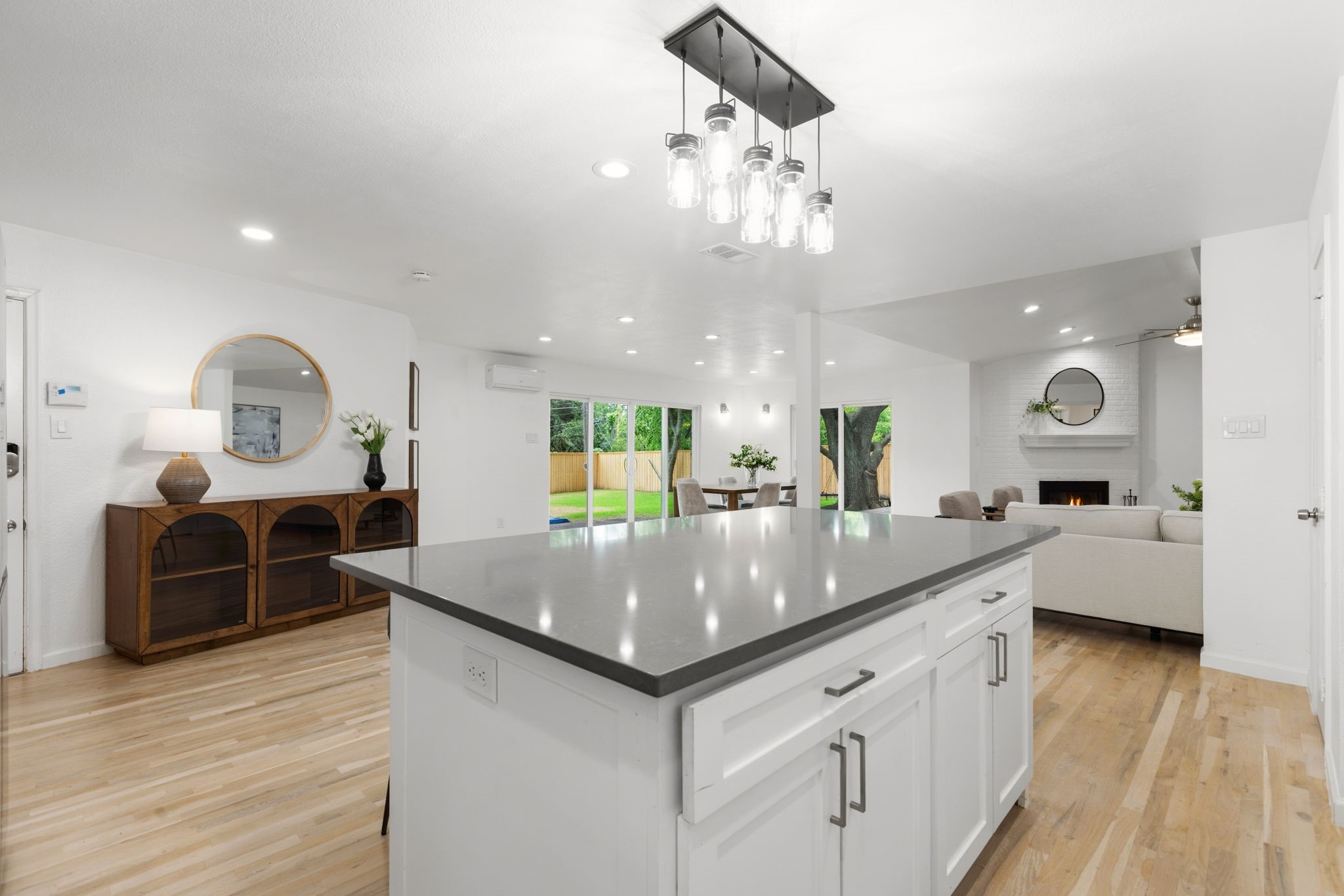 6554 Ridgeview Circle Dallas TX 75240