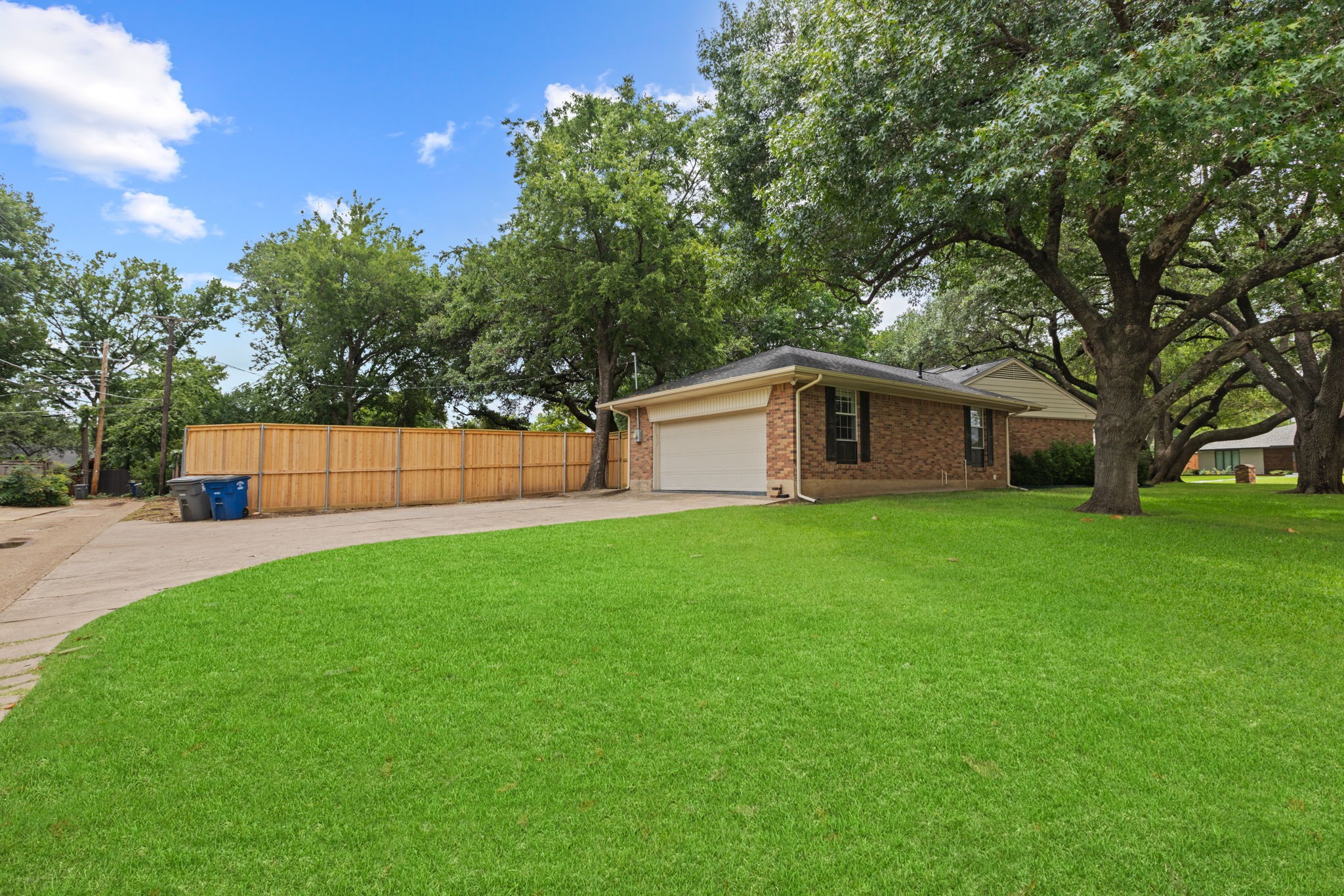 6554 Ridgeview Circle Dallas TX 75240