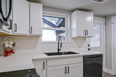 302 Suzanne Street Palmer TX 75152