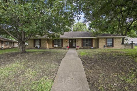 729 Surrey Circle Grand Prairie TX 75050