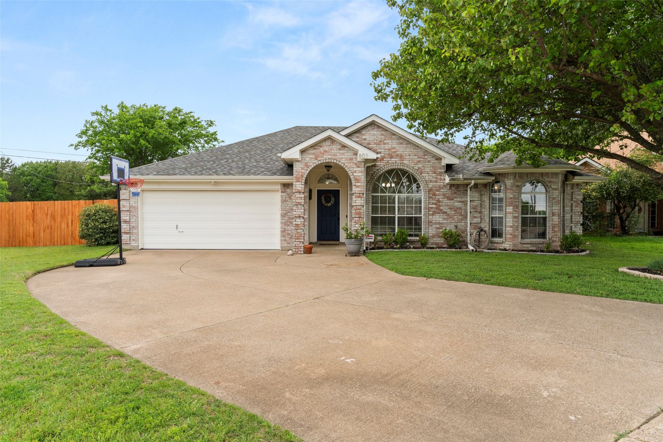 801 Switzer Lane Cedar Hill TX 75104