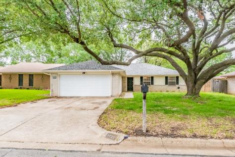 2225 Honey Creek Lane Arlington TX 76006