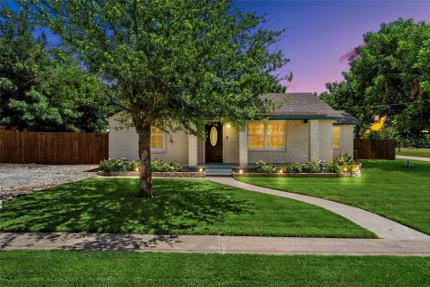511 W Houston Street Abbott TX 76621