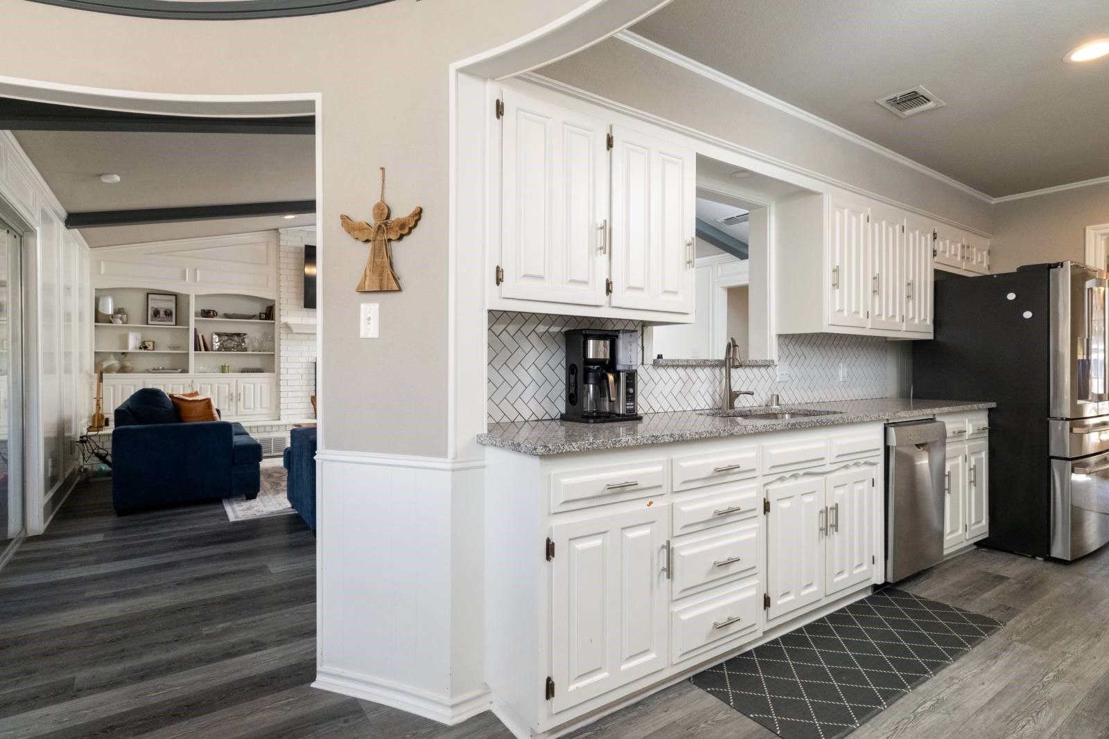1813 Lakeside Drive Arlington TX 76013