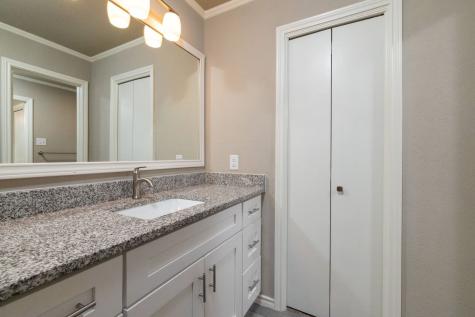 1813 Lakeside Drive Arlington TX 76013