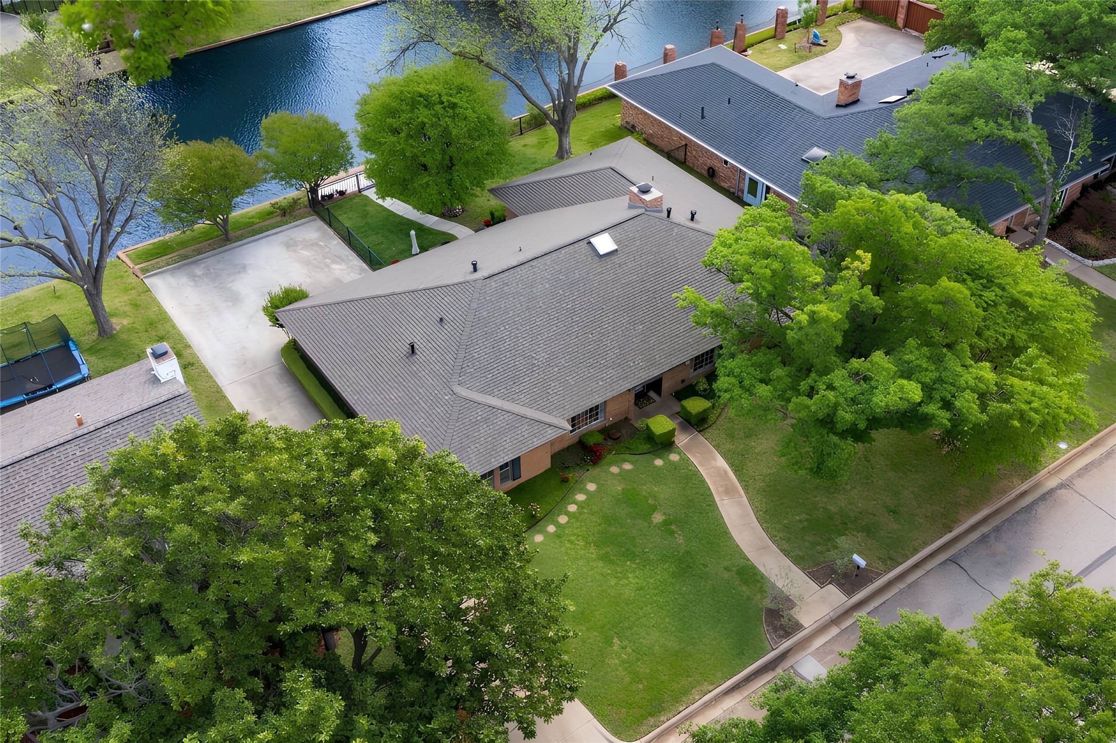 1813 Lakeside Drive Arlington TX 76013