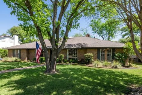 1813 Lakeside Drive Arlington TX 76013